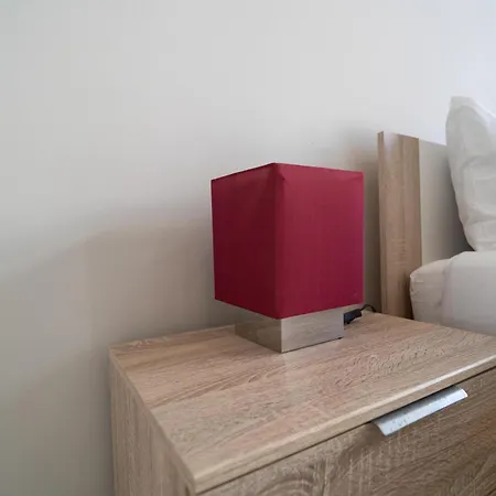 A Lovely 1br In With Wifi & Ac By 360 Estates Lägenhet